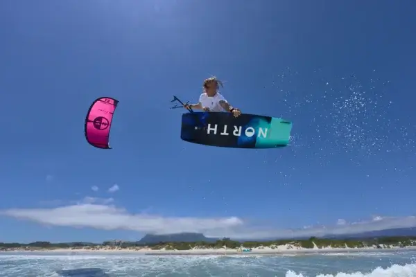 ⁦North Trace 2025 – בורד TwinTip מקצועי ל-Lightwind / Freeride⁩ – תמונה ⁦5⁩